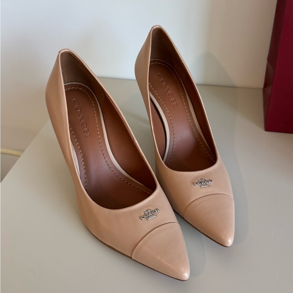 Coach leather pumps